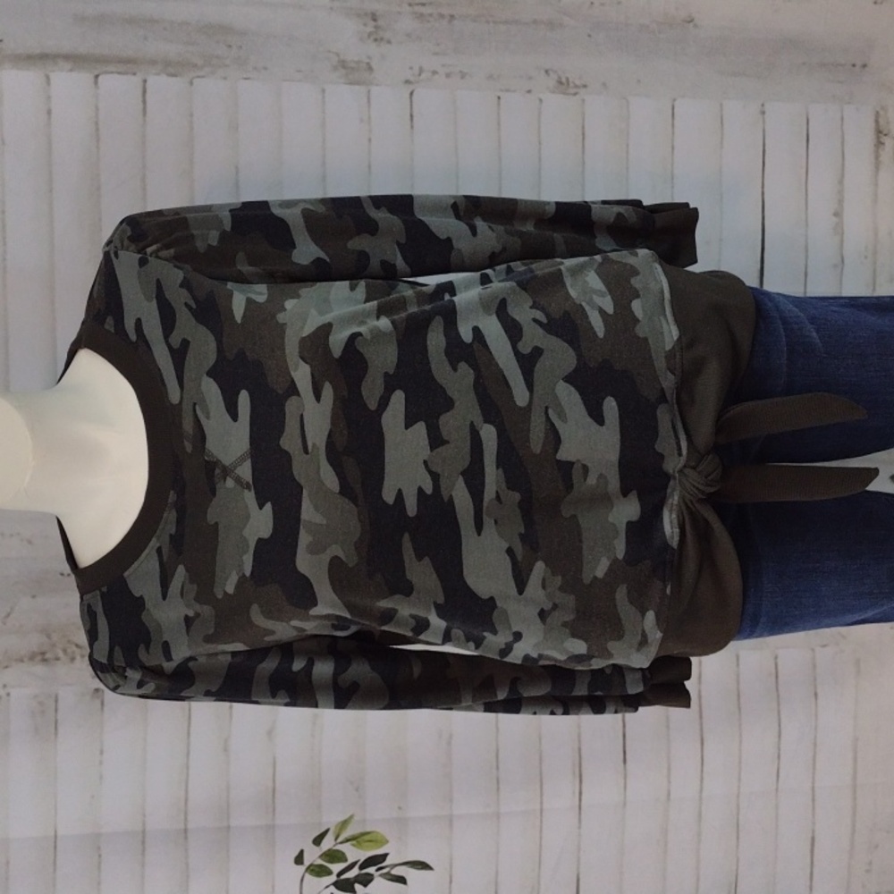 The Sweatshirt Project Camo Front Tie Sweatshirt Size XL - Picture 1 of 6